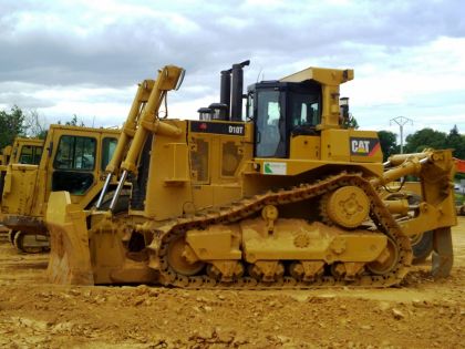 Le Monstre de chez CATERPILLAR D10T